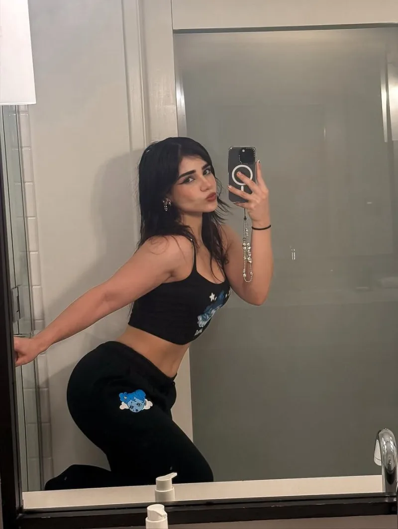 Alana Flores